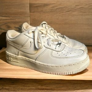 Nike Air Force 1 (AF1s) Low Triple White Youth 6.5/Women 8